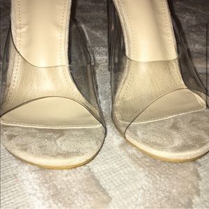 Brand new never worn jelly strap heels size 6